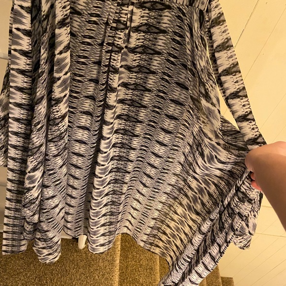 Diva Collection Size Medium Pattern dress - Picture 6 of 9